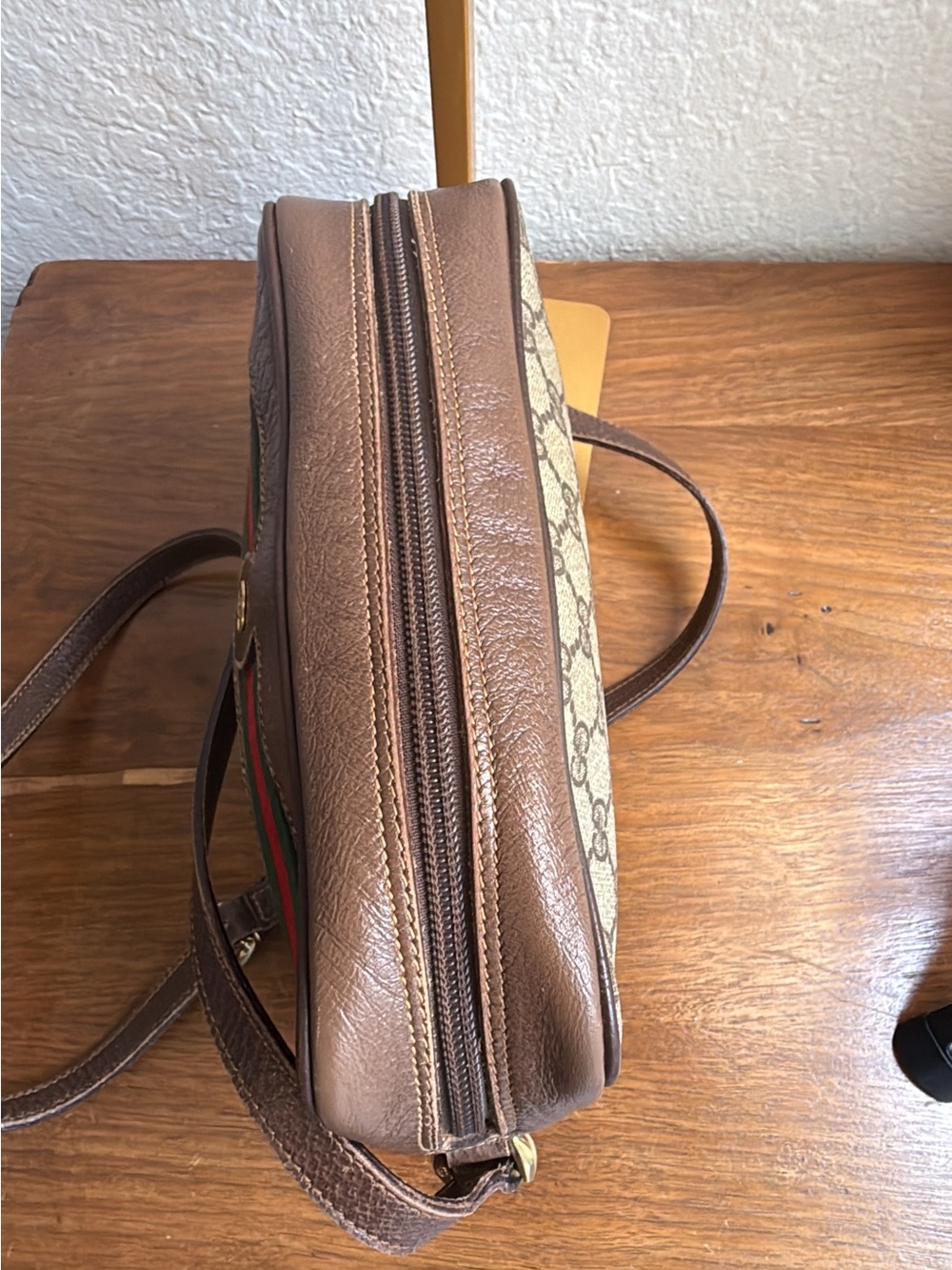 Vintage GUCCI 1980’s Accessory Collection GG Supreme Web Camera Bag. - Picture 8 of 16